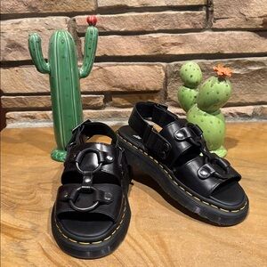 Dr. Martens Black Leather Sandals 🩴!